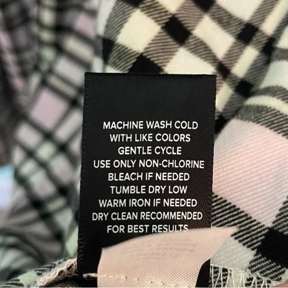 Torrid Pink Plaid Flannel Hooded Jacket | Size 0 (L-XL) - Picture 5 of 9